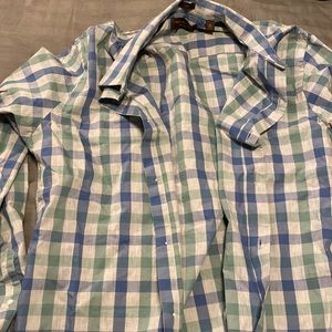 Fairlane & Sons casual button down shirt. Sized XL - tall/slim.